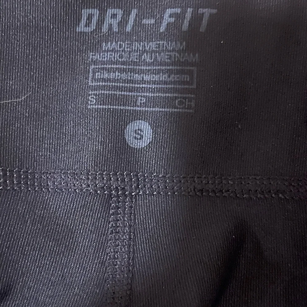 Nike black dri